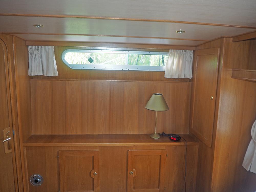 Aft cabin, Accommodation